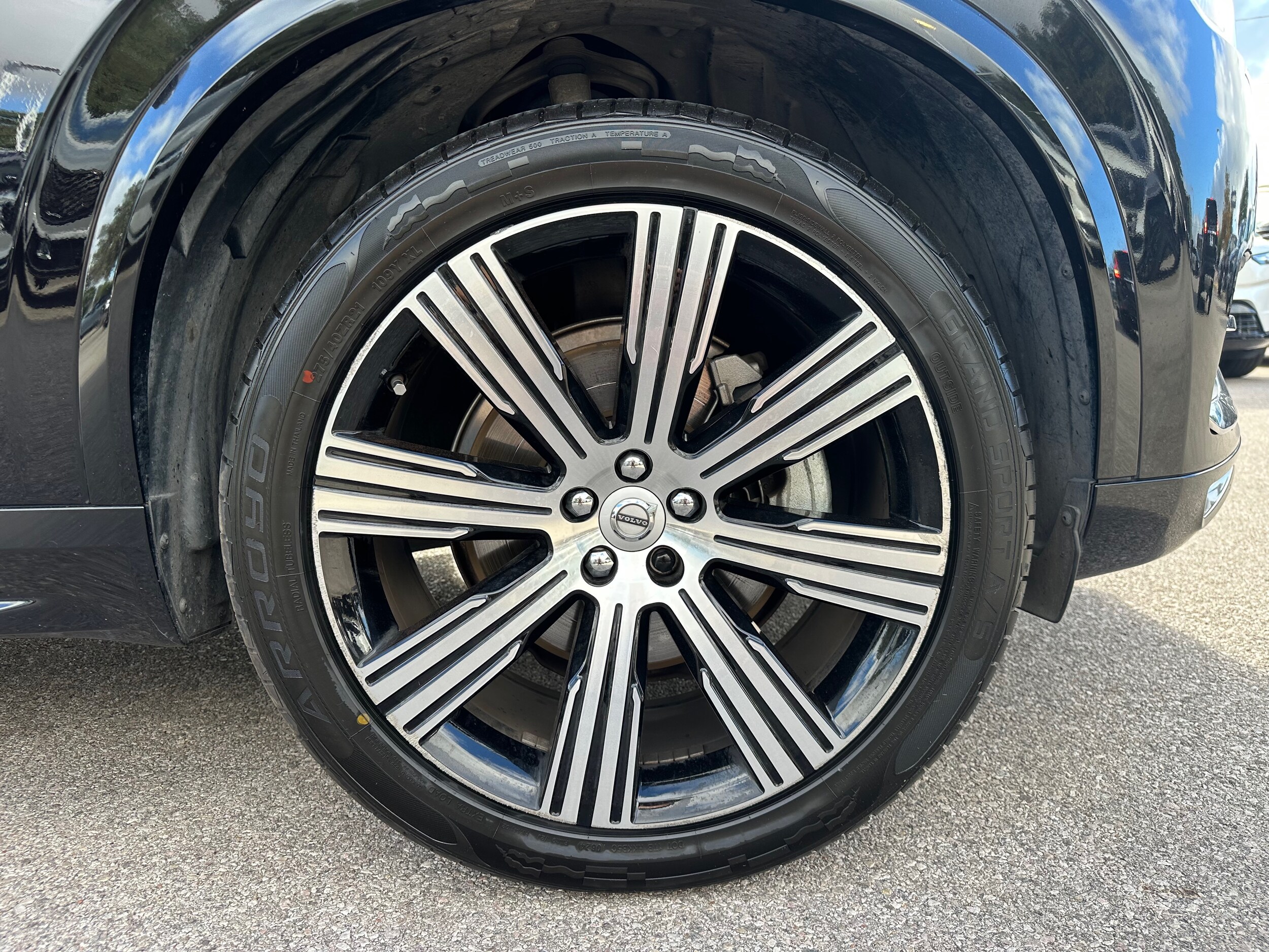 2020 Volvo XC90 Inscription Image 9 of 26