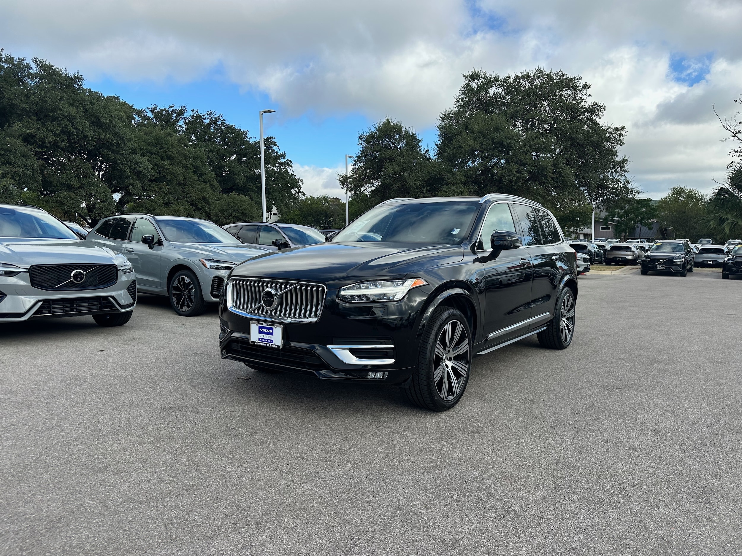 2020 Volvo XC90 Inscription Image 2 of 26