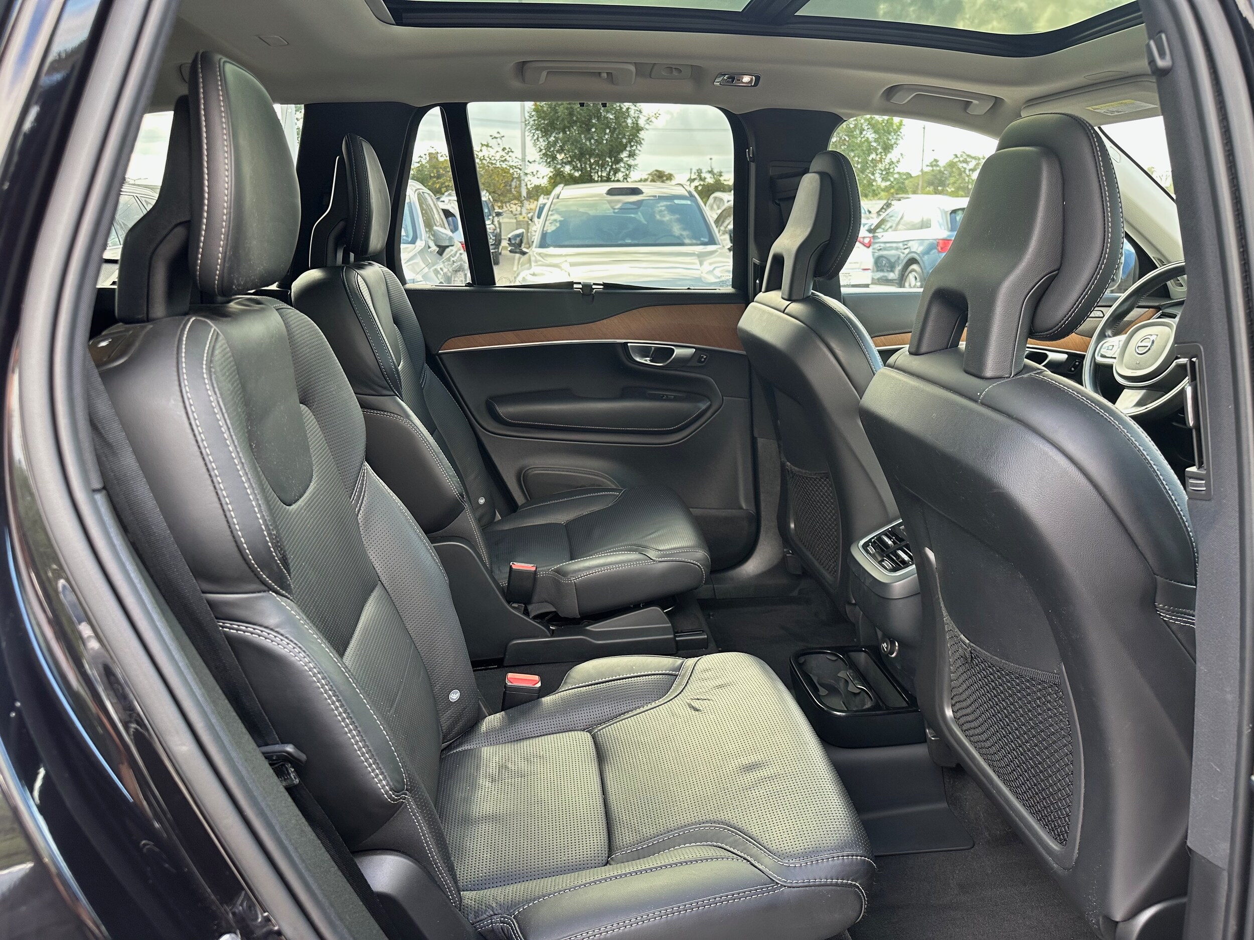 2020 Volvo XC90 Inscription Image 12 of 26