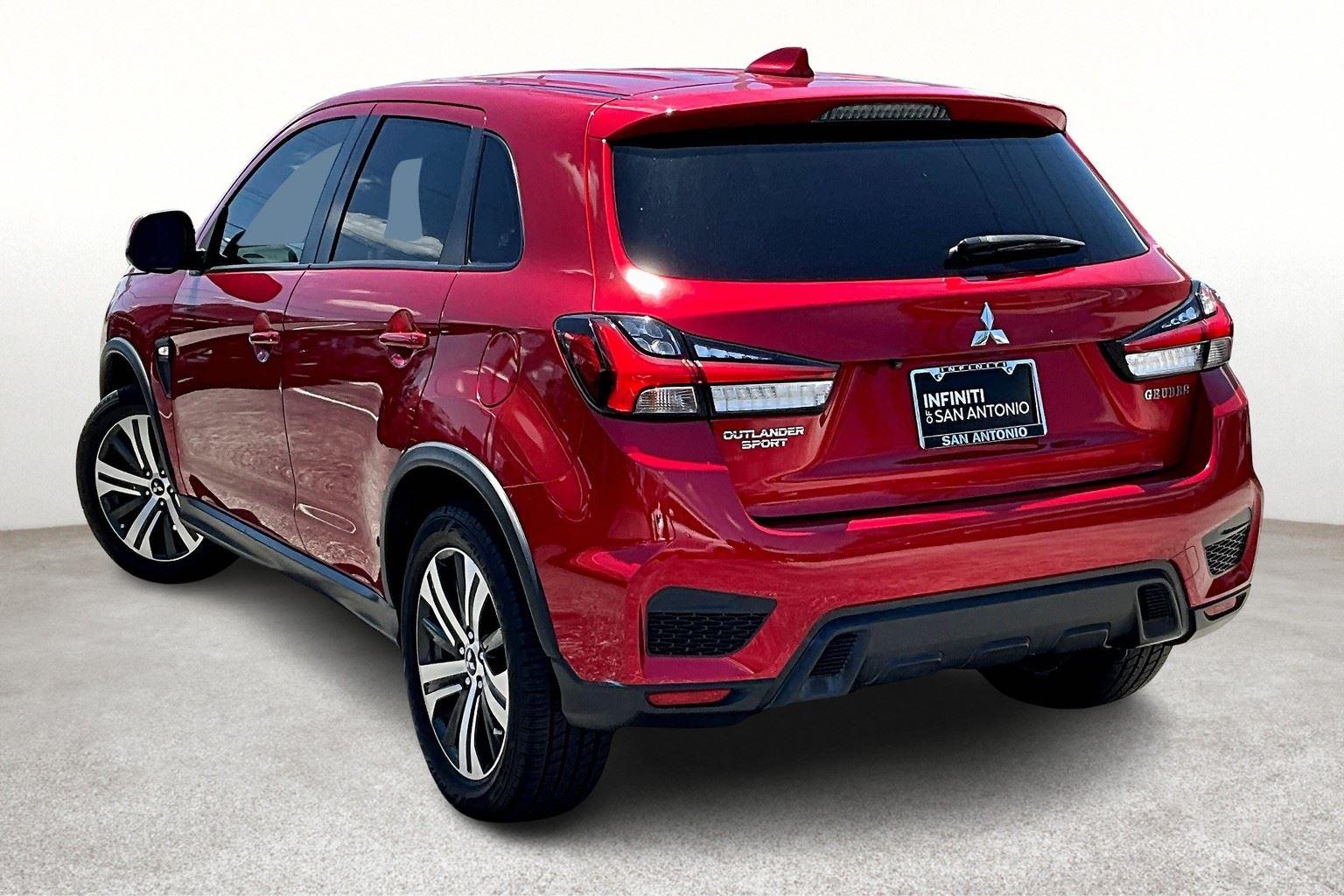2020 Mitsubishi Outlander Sport ES 2.0 Image 7 of 46