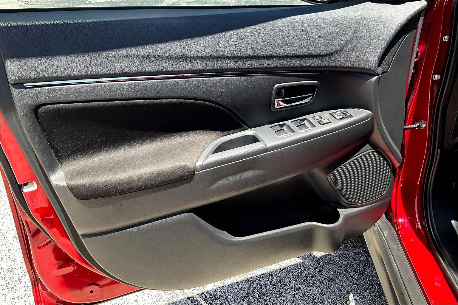 2020 Mitsubishi Outlander Sport ES 2.0 Image 28 of 46