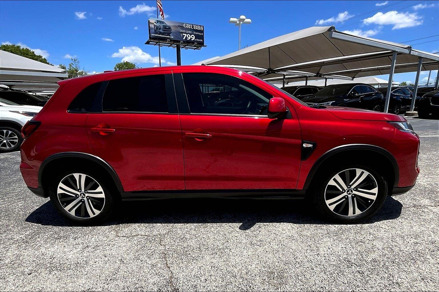 2020 Mitsubishi Outlander Sport ES 2.0 Image 4 of 46