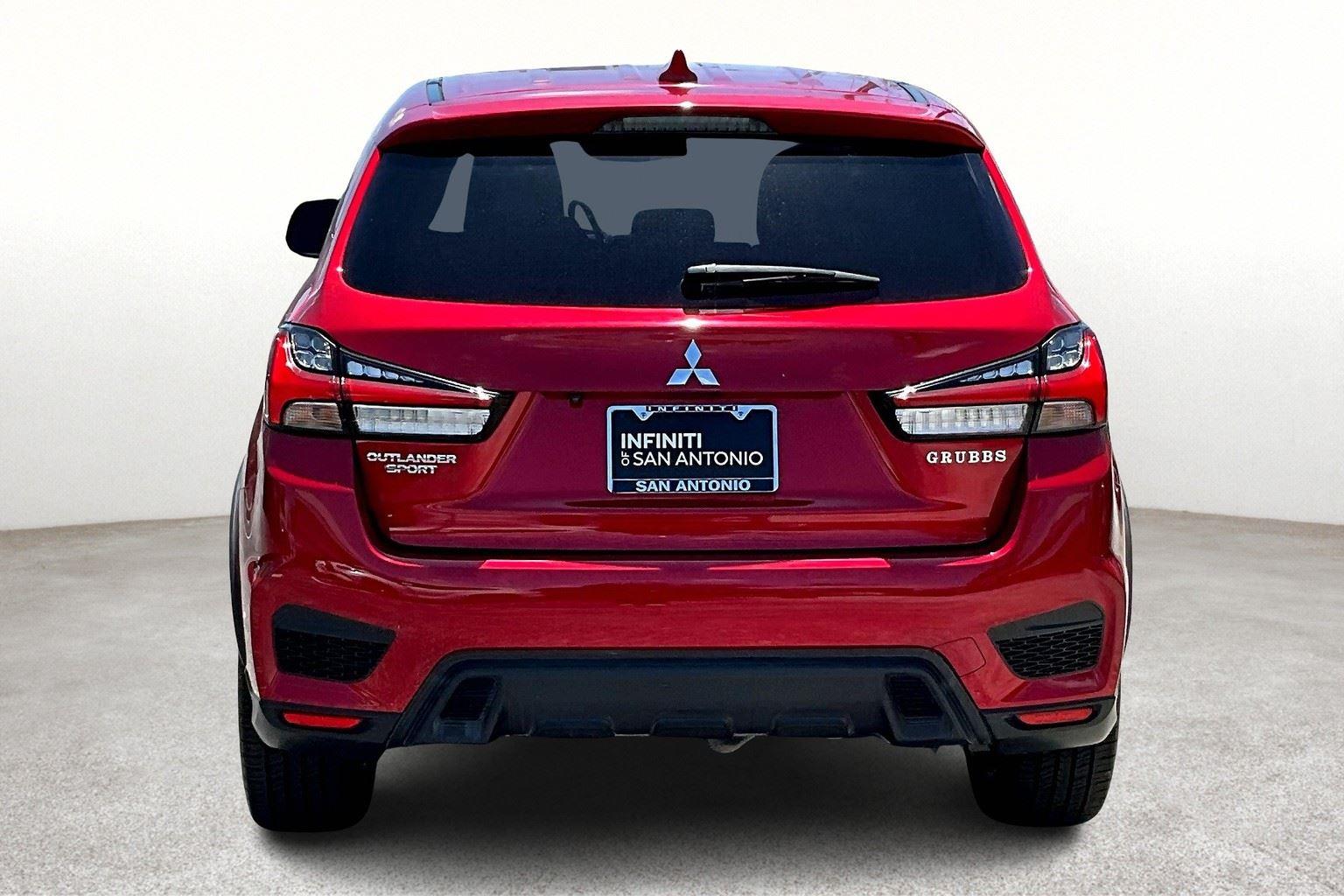 2020 Mitsubishi Outlander Sport ES 2.0 Image 6 of 46