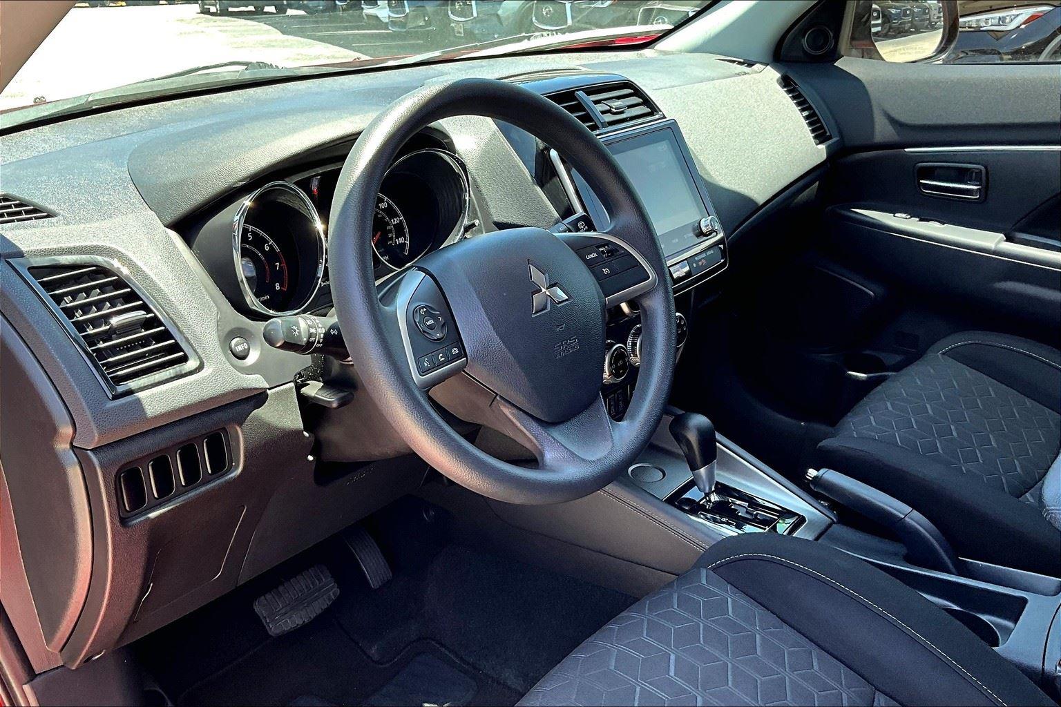 2020 Mitsubishi Outlander Sport ES 2.0 Image 18 of 46