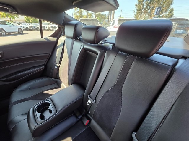 Vehicle image 19 of 41