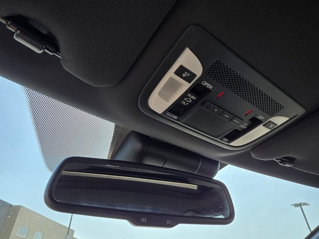 Vehicle image 37 of 41