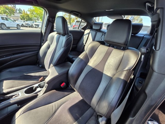 Vehicle image 16 of 41