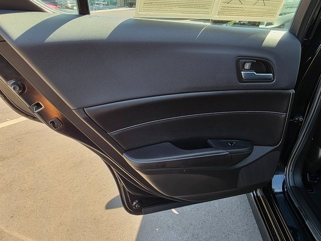 Vehicle image 21 of 41