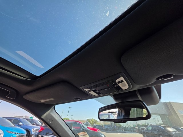 Vehicle image 13 of 41