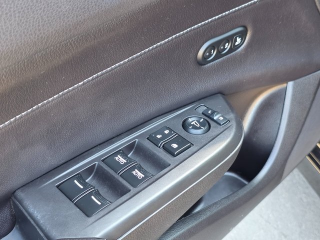Vehicle image 23 of 41