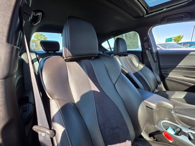 Vehicle image 12 of 41