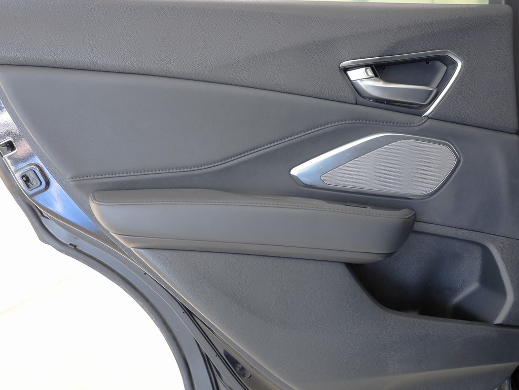 Vehicle image 24 of 39
