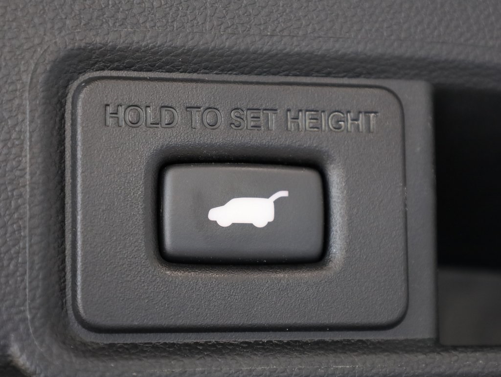 Vehicle image 36 of 39