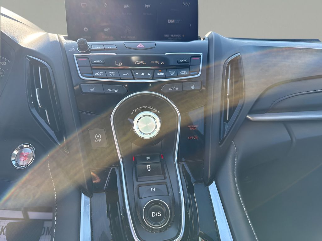Vehicle image 19 of 24