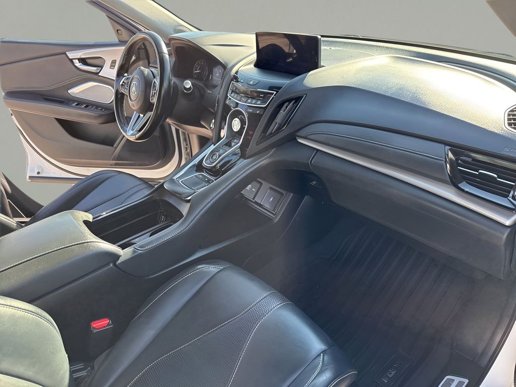 Vehicle image 12 of 24