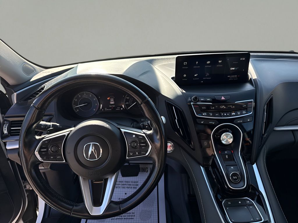 Vehicle image 17 of 24