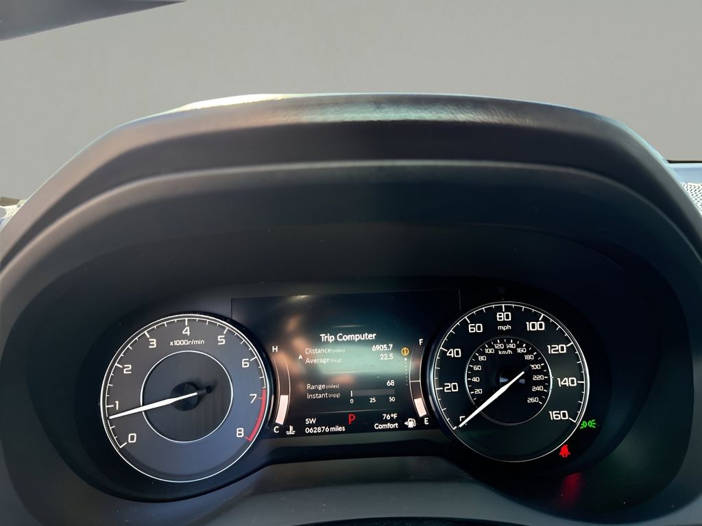 Vehicle image 16 of 24