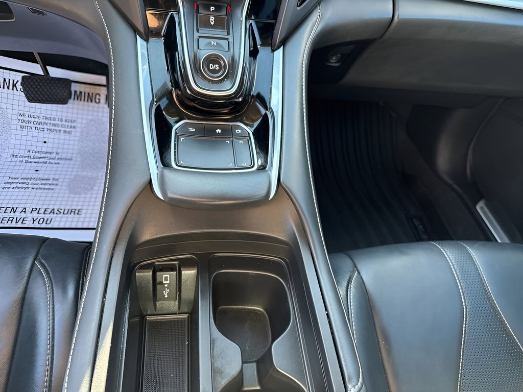 Vehicle image 20 of 24
