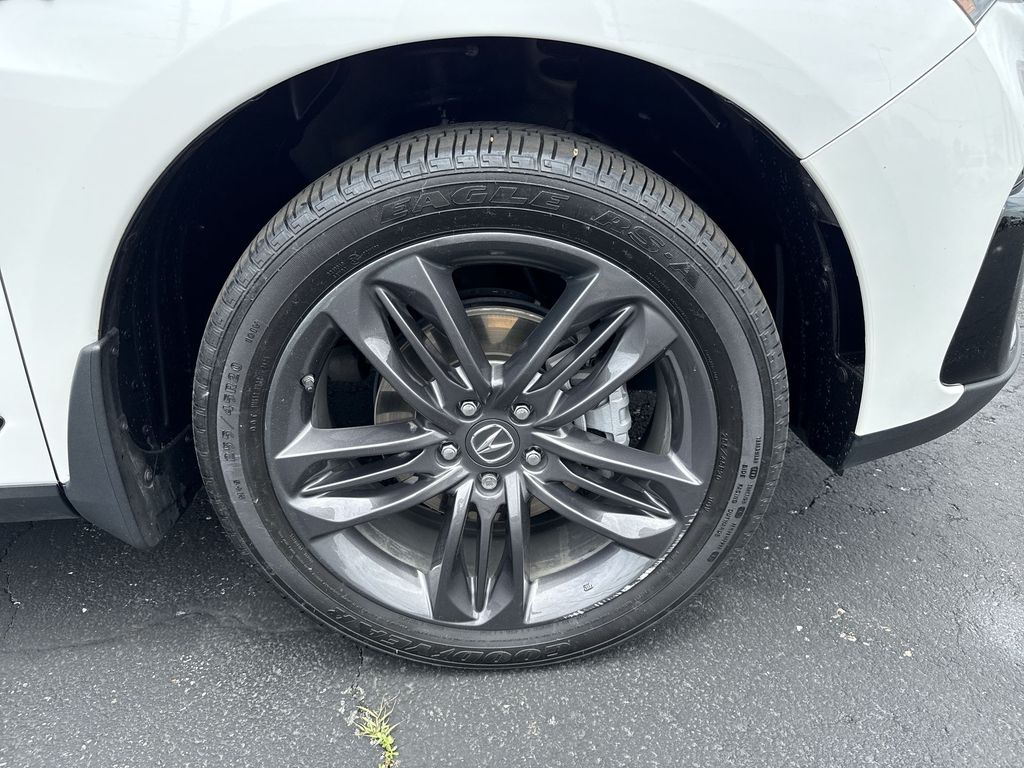 Vehicle image 11 of 26