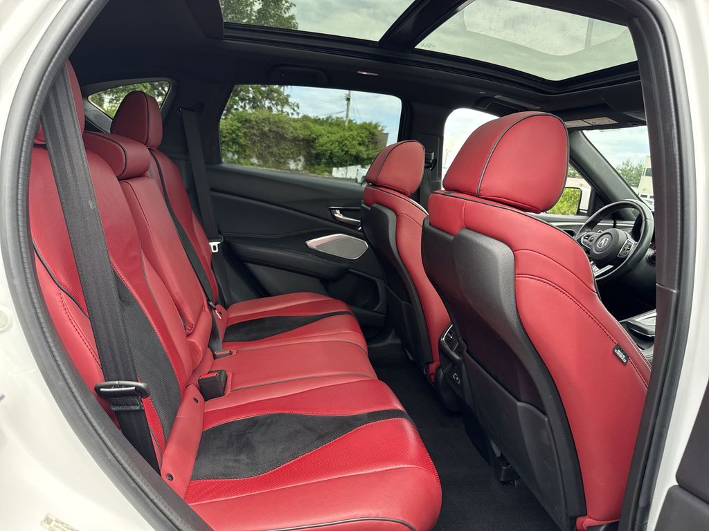 Vehicle image 25 of 26