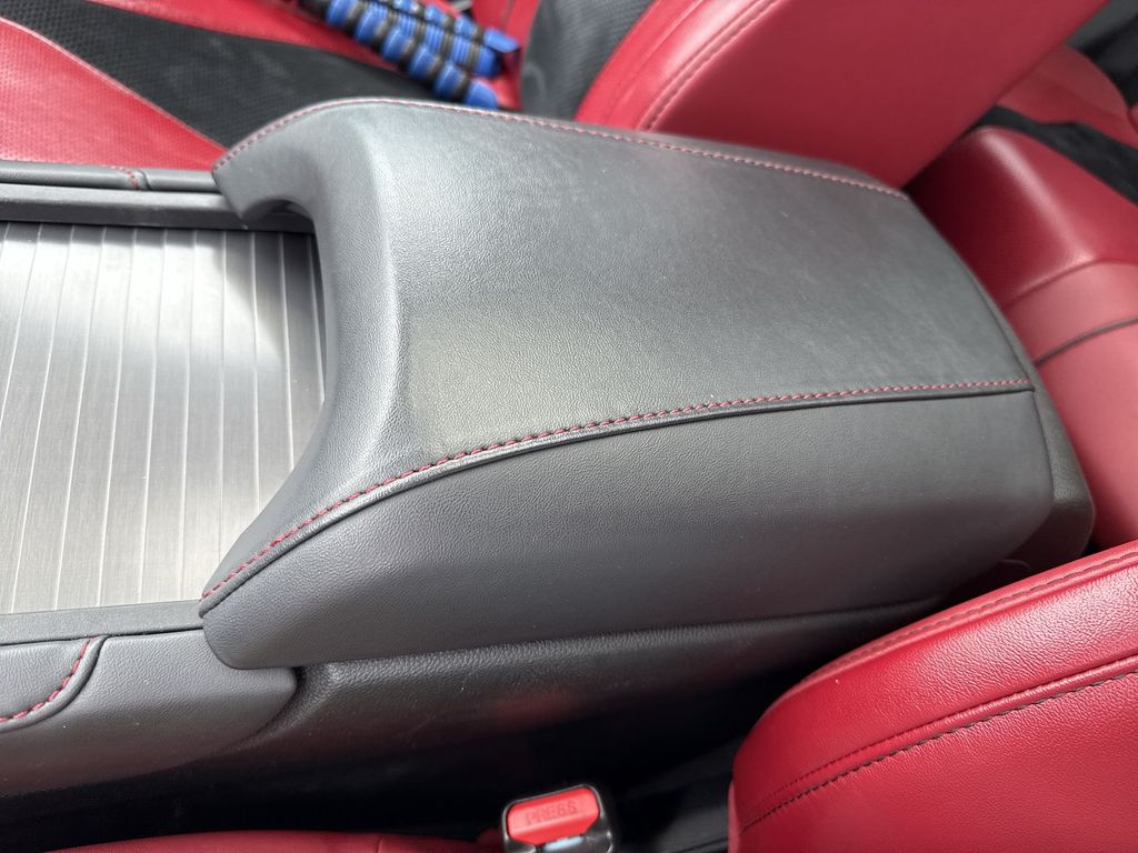 Vehicle image 22 of 26