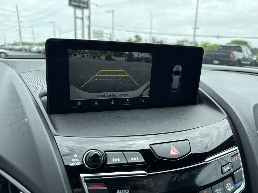 Vehicle image 18 of 26