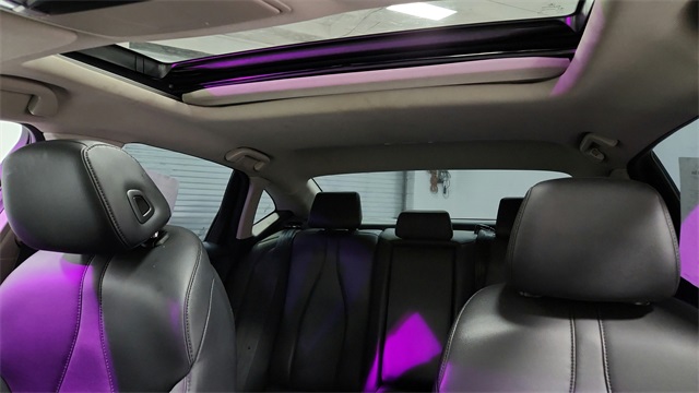 Vehicle image 16 of 26