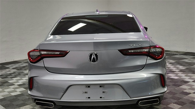 Vehicle image 4 of 26
