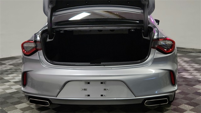 Vehicle image 21 of 26