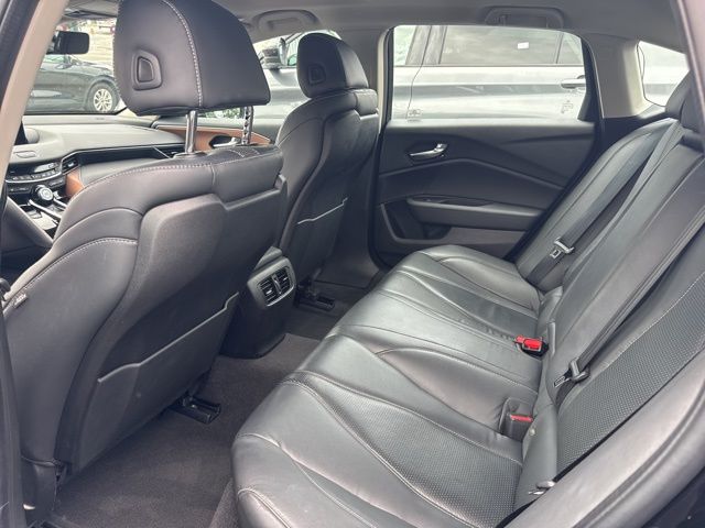 Vehicle image 11 of 17