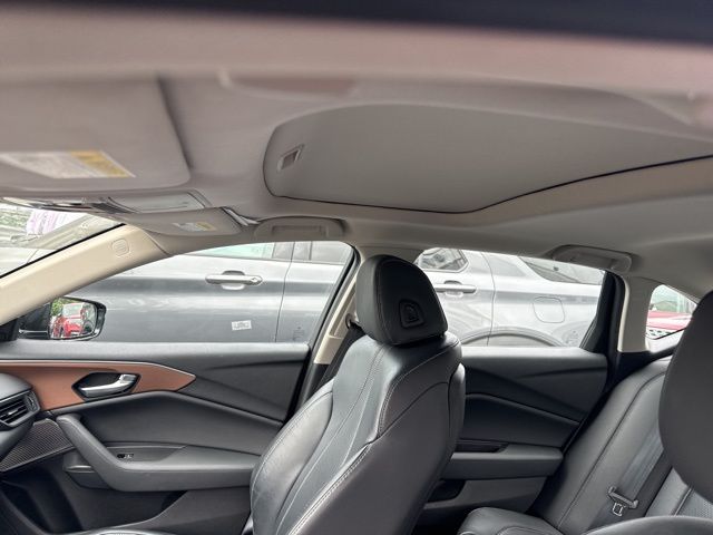 Vehicle image 10 of 17