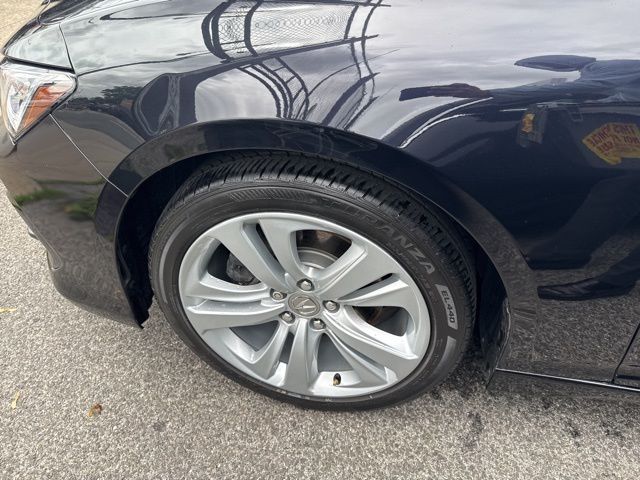 Vehicle image 13 of 17
