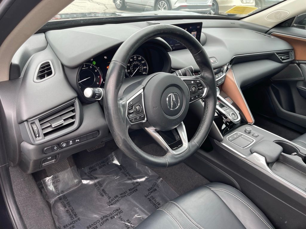 Vehicle image 16 of 34