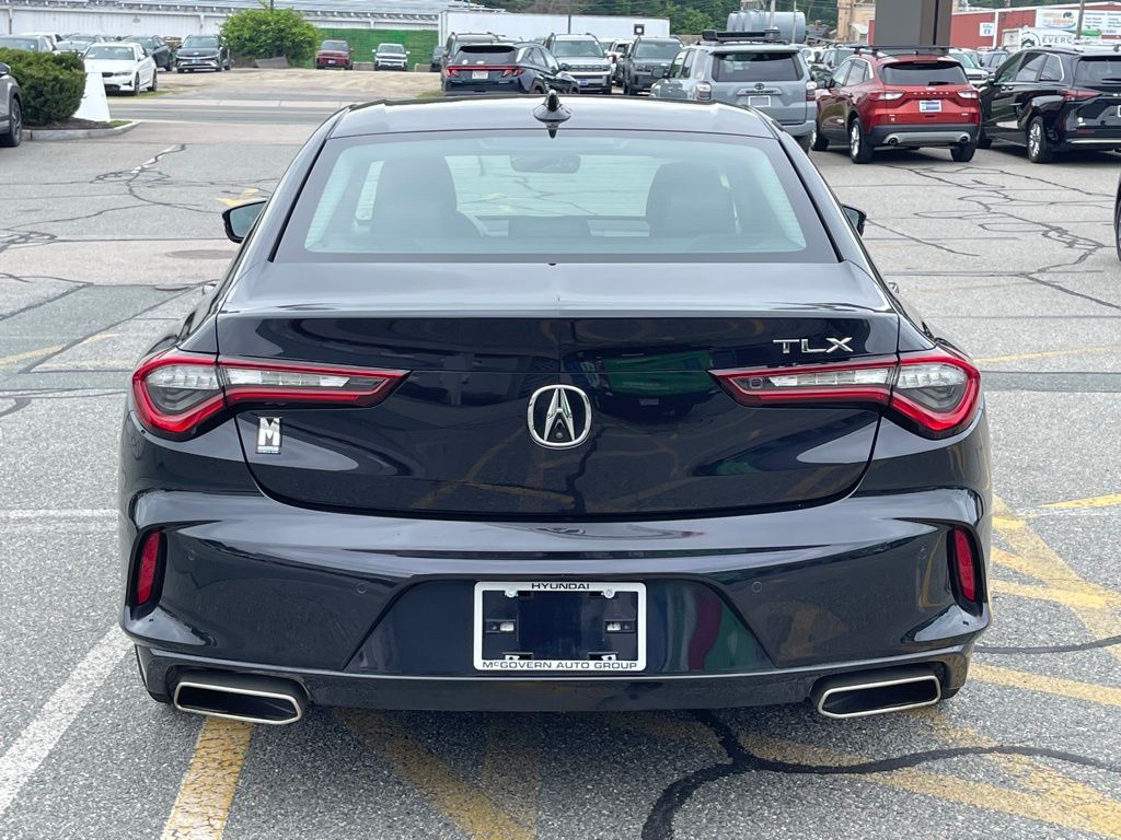 Vehicle image 7 of 34