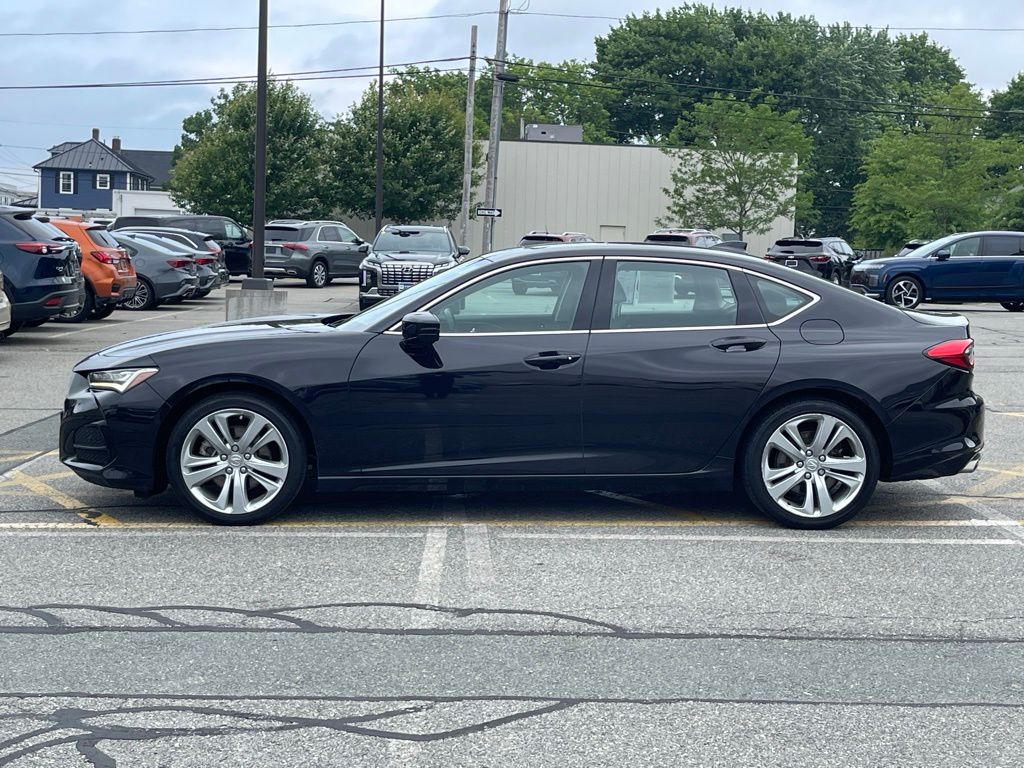 Vehicle image 9 of 34