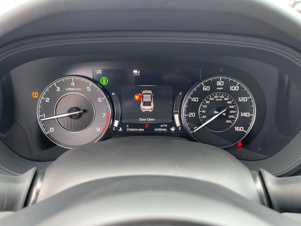Vehicle image 23 of 34