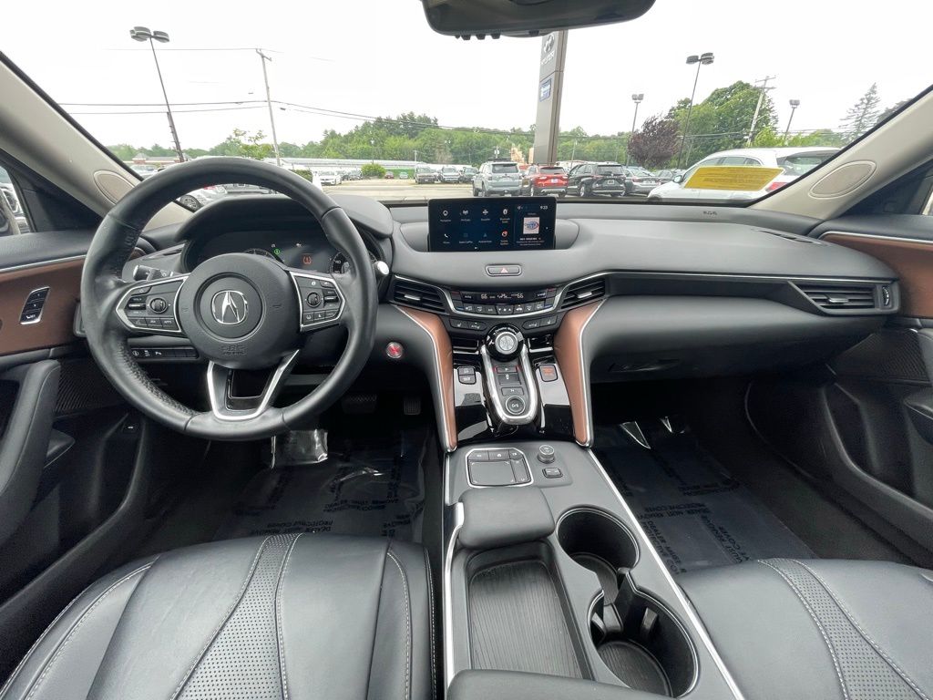 Vehicle image 13 of 34