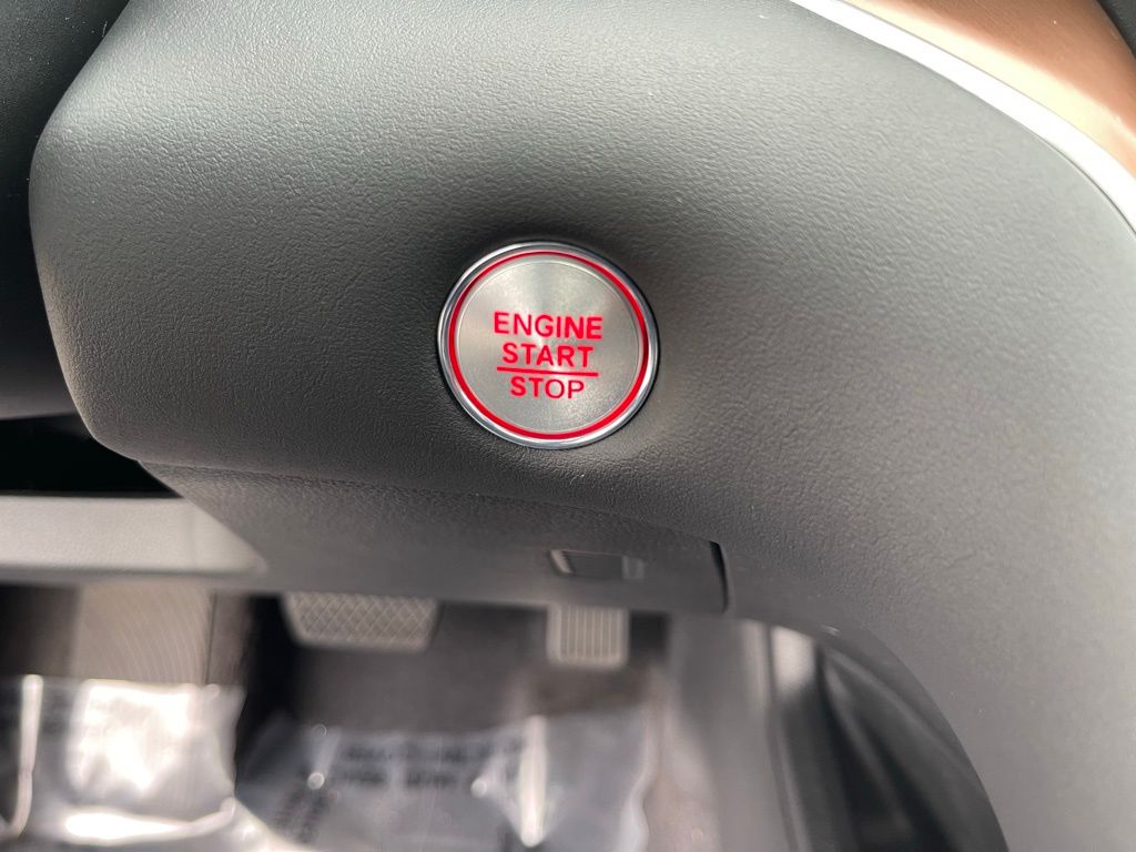 Vehicle image 26 of 34