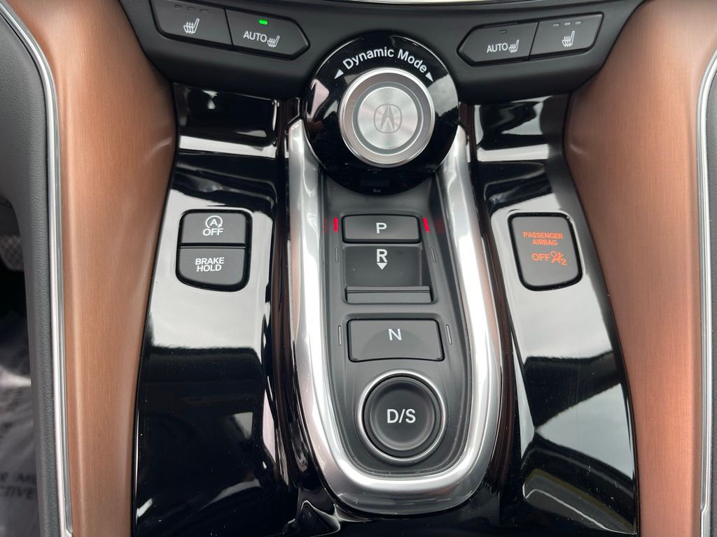 Vehicle image 28 of 34