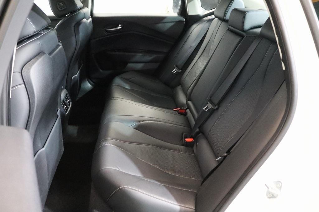 Vehicle image 12 of 28