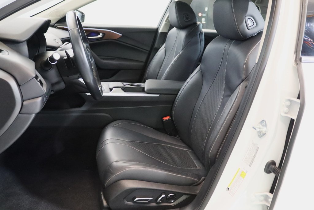 Vehicle image 11 of 28