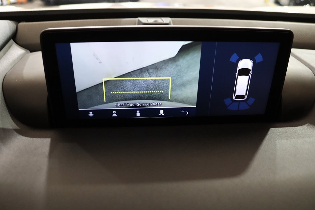 Vehicle image 19 of 28