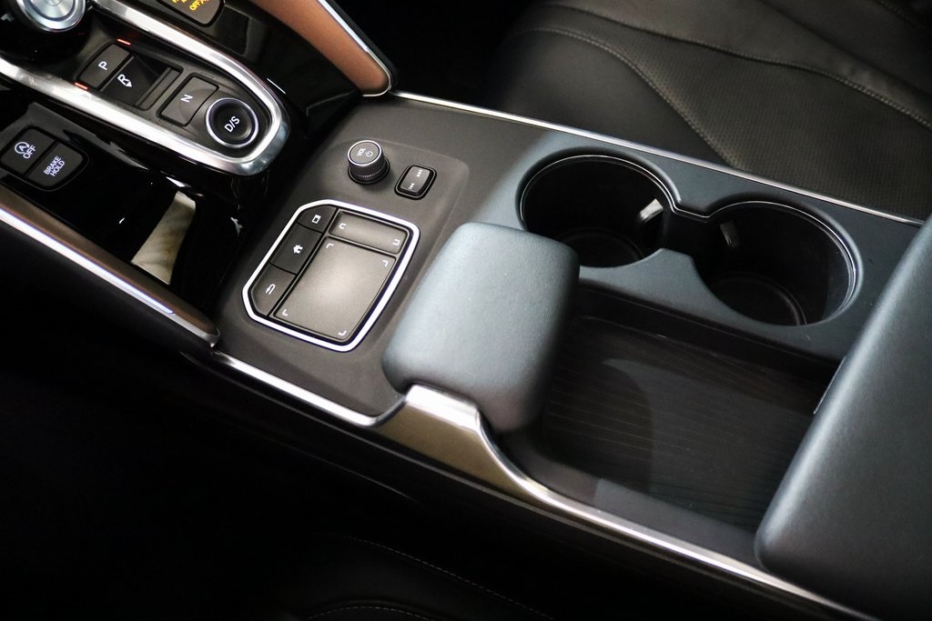 Vehicle image 22 of 27