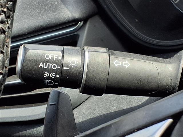Vehicle image 23 of 29