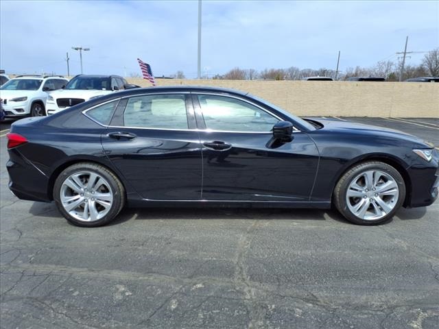 Vehicle image 4 of 29