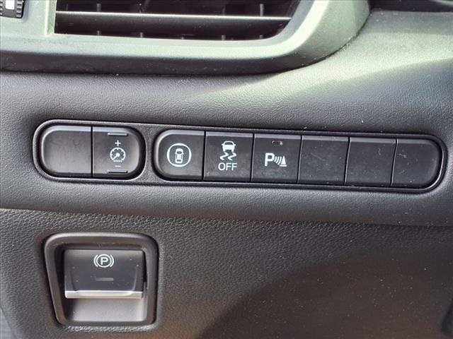 Vehicle image 17 of 29