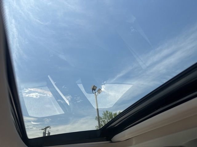 Vehicle image 19 of 19