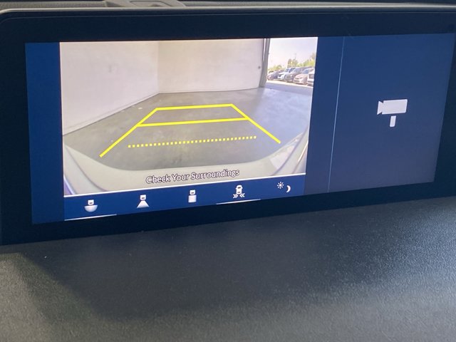Vehicle image 14 of 16
