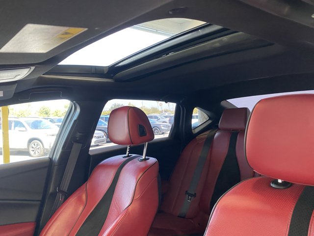 Vehicle image 11 of 16