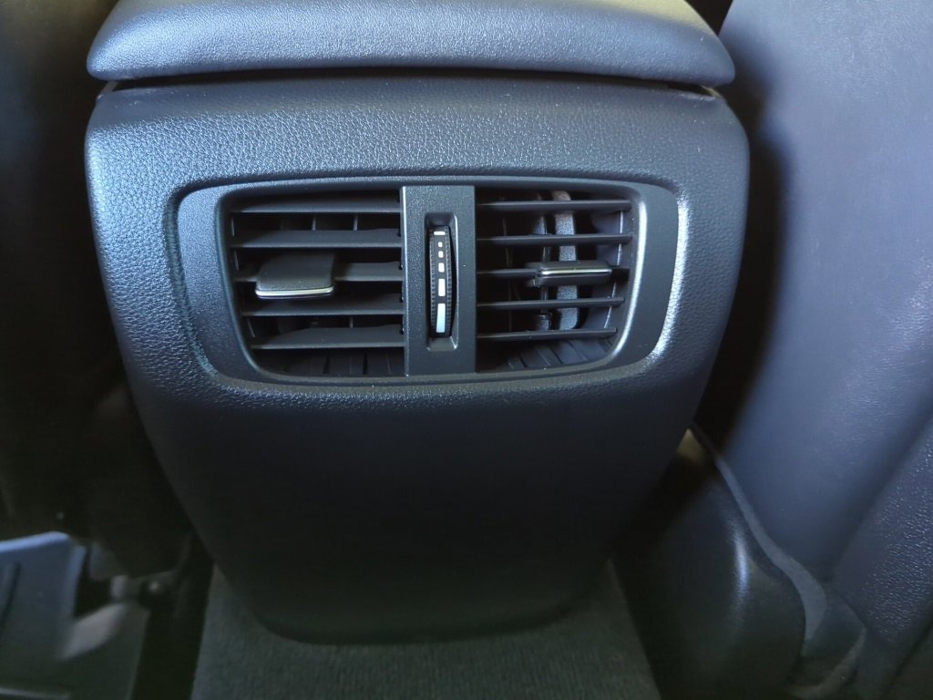 Vehicle image 33 of 53